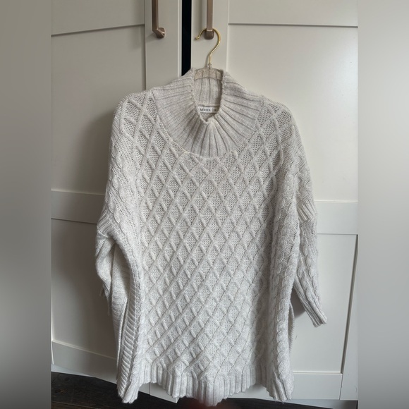 MERSEA Lisbon Lattice Traveler Sweater in Sea Salt White One Size - Picture 2 of 5